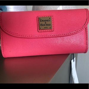 Brand New! Dooney & Bourke Continental Clutch Wallet